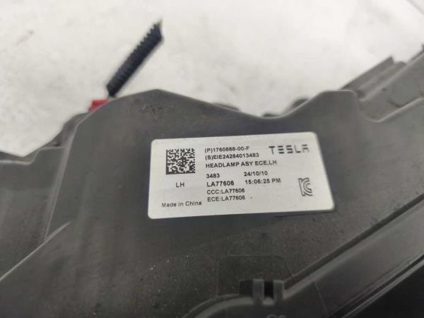 PHARE GAUCHE TESLA - Vue 4